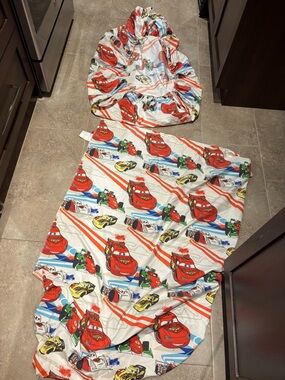 Disney cars McQueen set of sheets for a crib. fitted sheet and flat sheet